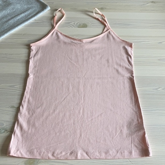 Tank tops bundle - Picture 3 of 6